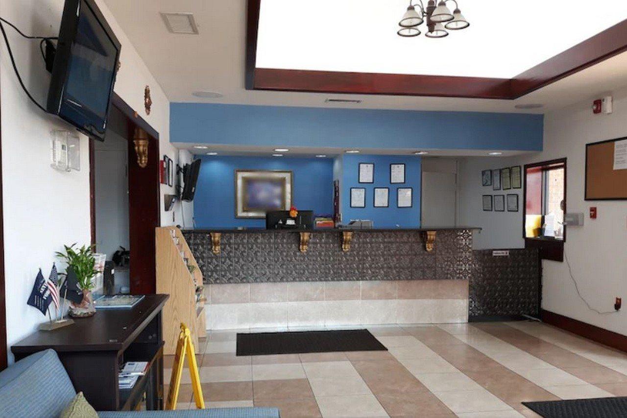 Americas Best Value Inn Стокбридж Екстериор снимка
