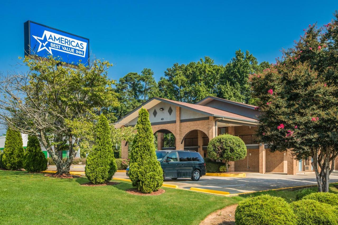 Americas Best Value Inn Стокбридж Екстериор снимка