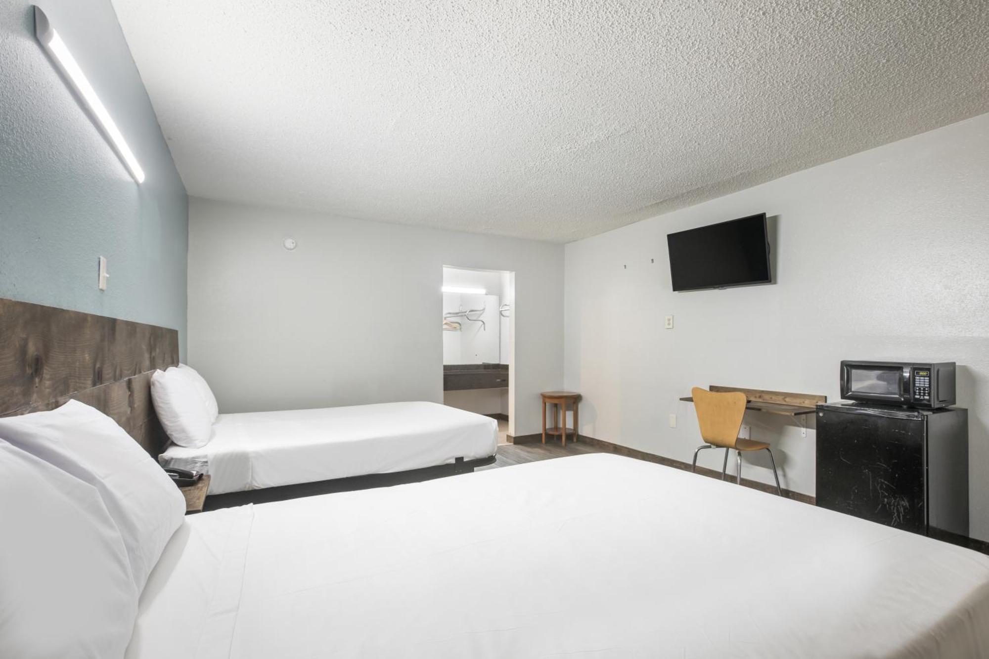 Americas Best Value Inn Стокбридж Стая снимка