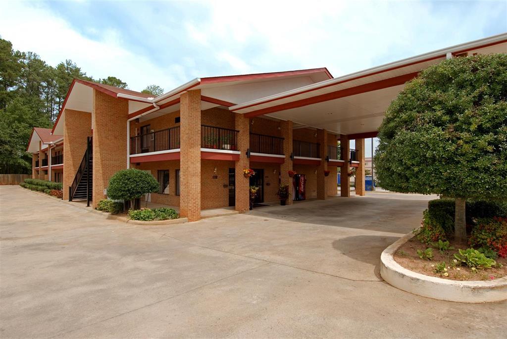 Americas Best Value Inn Стокбридж Екстериор снимка