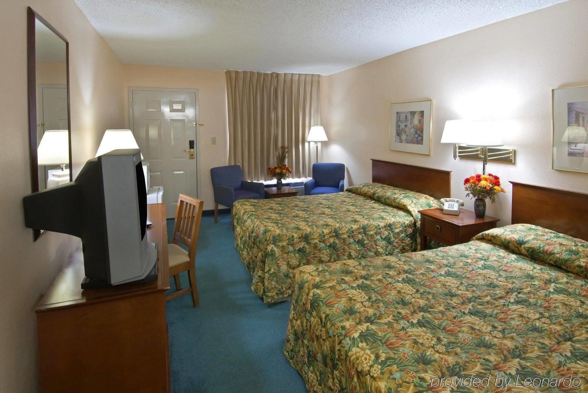 Americas Best Value Inn Стокбридж Стая снимка